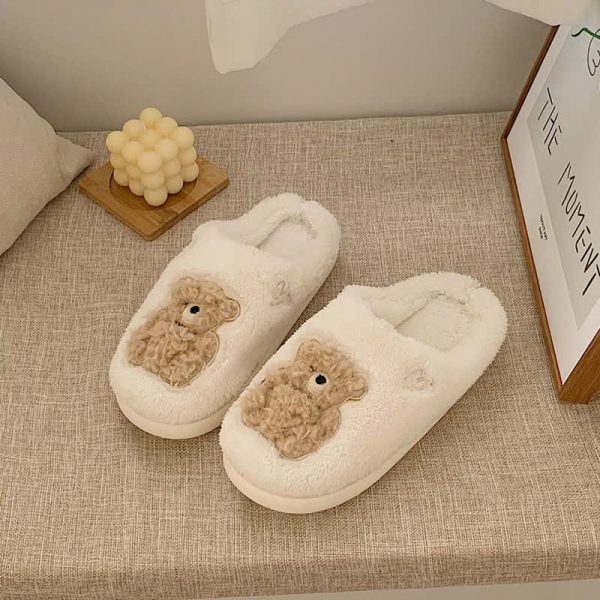 Lovely Cartoon Bear Letter V Plush Slippers - Modakawa Modakawa