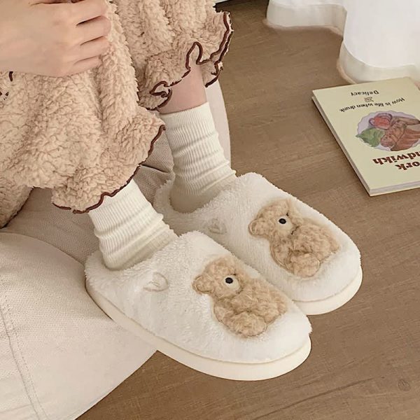 Lovely Cartoon Bear Letter V Plush Slippers - Modakawa Modakawa